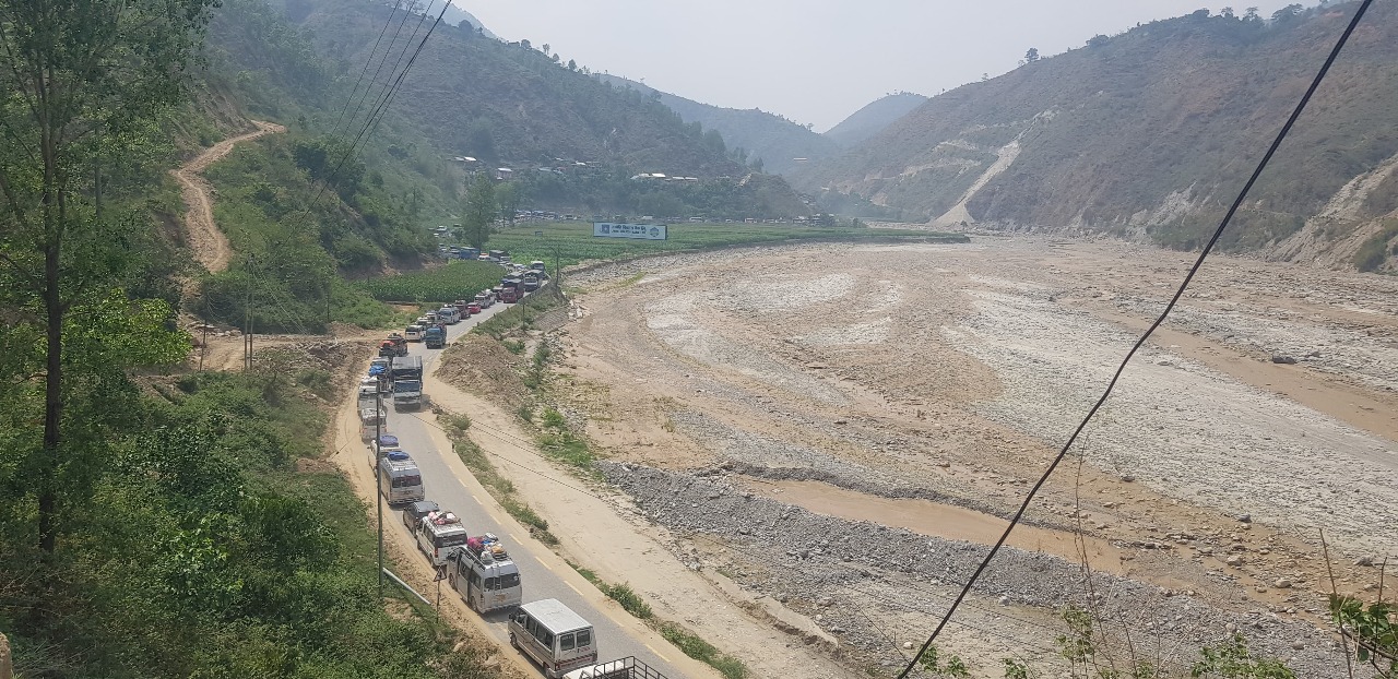 डाइभर्सन मर्मतपछि बिपी राजमार्ग एकतर्फी रूपमा सञ्चालन